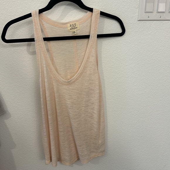 Tank tops - Picture 3 of 4